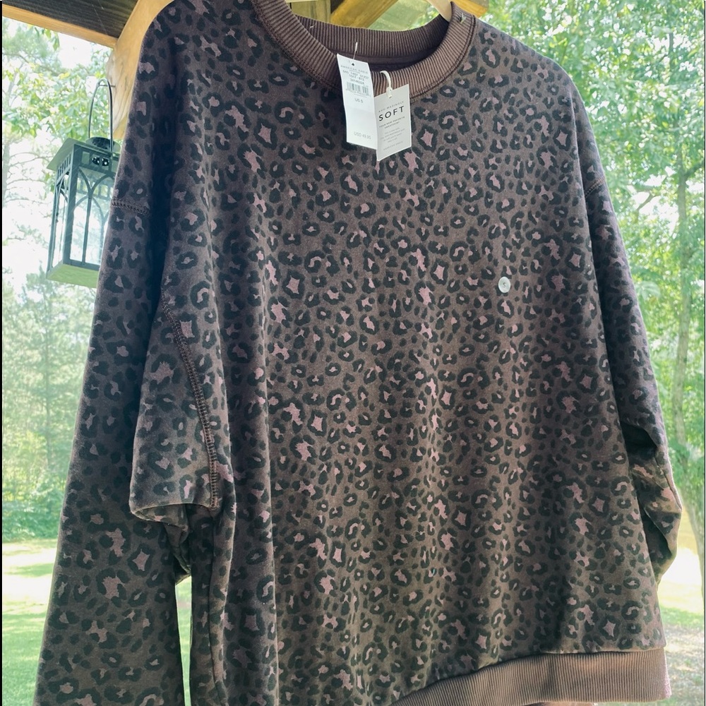 Oversized AE sweatshirt